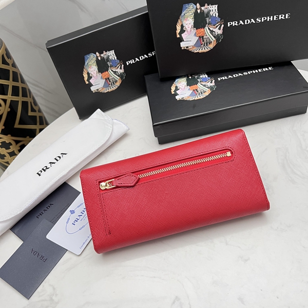 プラダ財布コピー背面デザイン